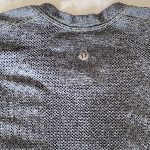 Lululemon Metal Vent Long Sleeve - Picture 7 of 7